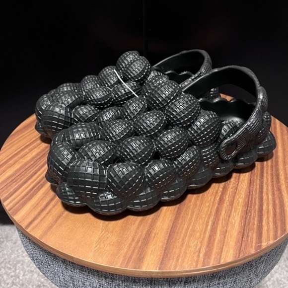 Massage Bubble Slides for Women Men, Cloud Slippers, Non-Slip, Trendy Slide - Picture 1 of 5